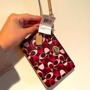 BNWT Coach Coated canvas w/ Leather trim Wristlet